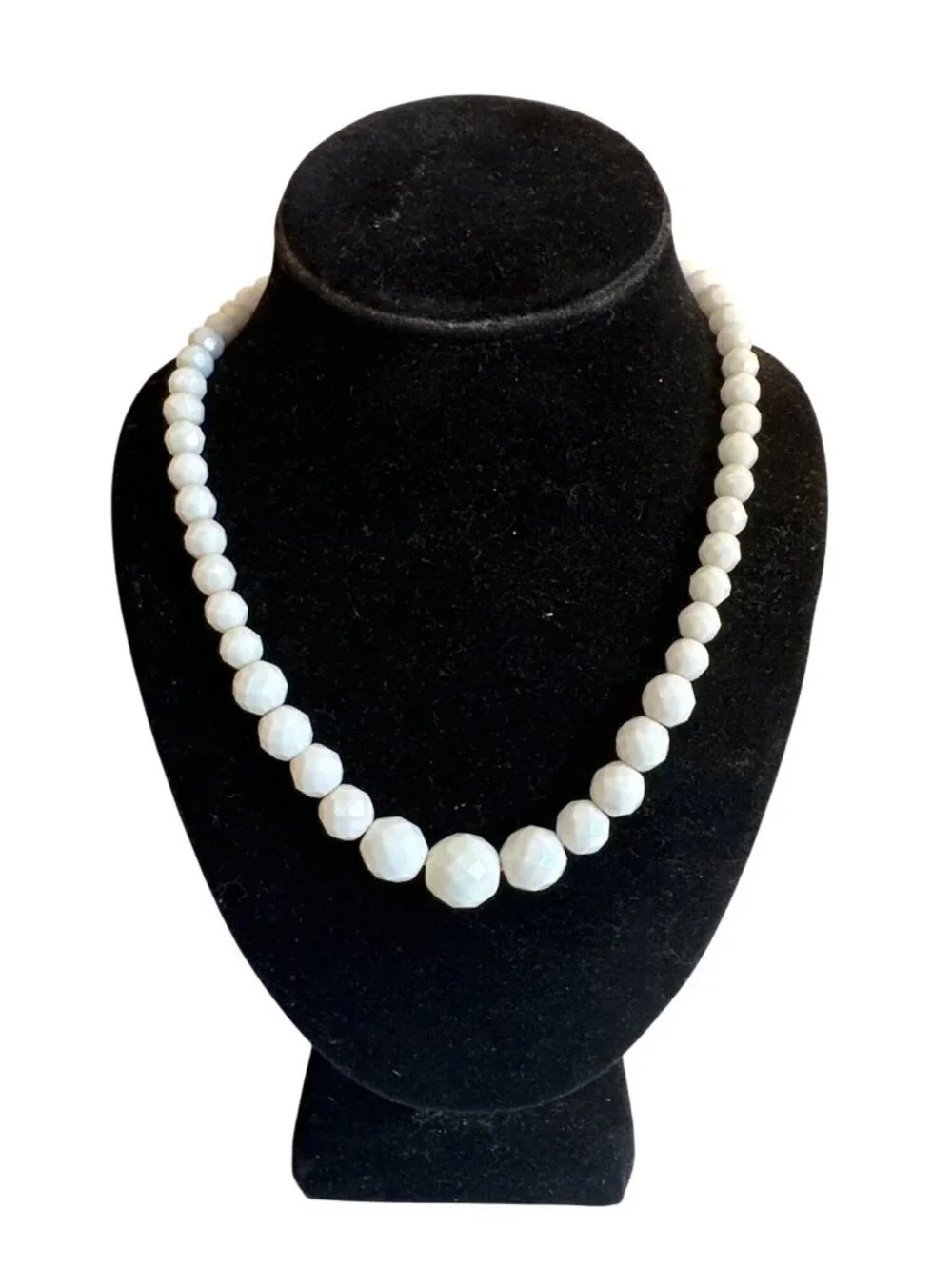 White Beaded Necklace Faceted Round Bead Graduated Elegant 18
